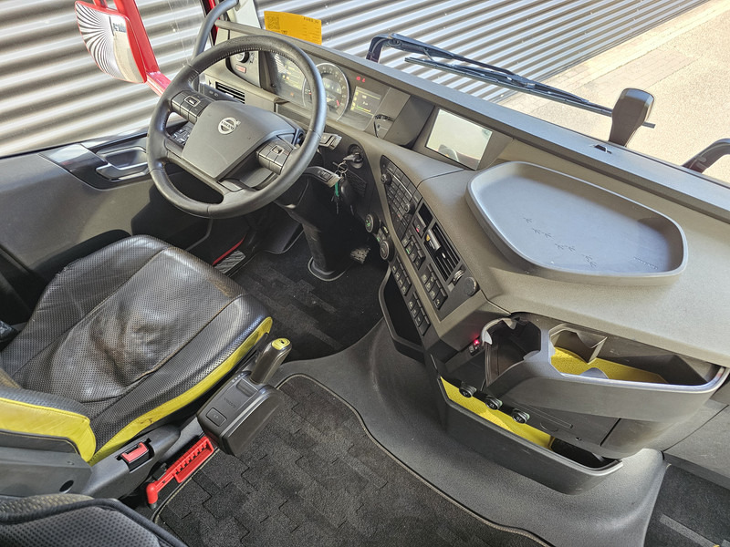 Dropside/ Flatbed truck, Crane truck Volvo FH 16.650 8x4 / HIAB 105 t/m CRANE / KRAN: picture 17