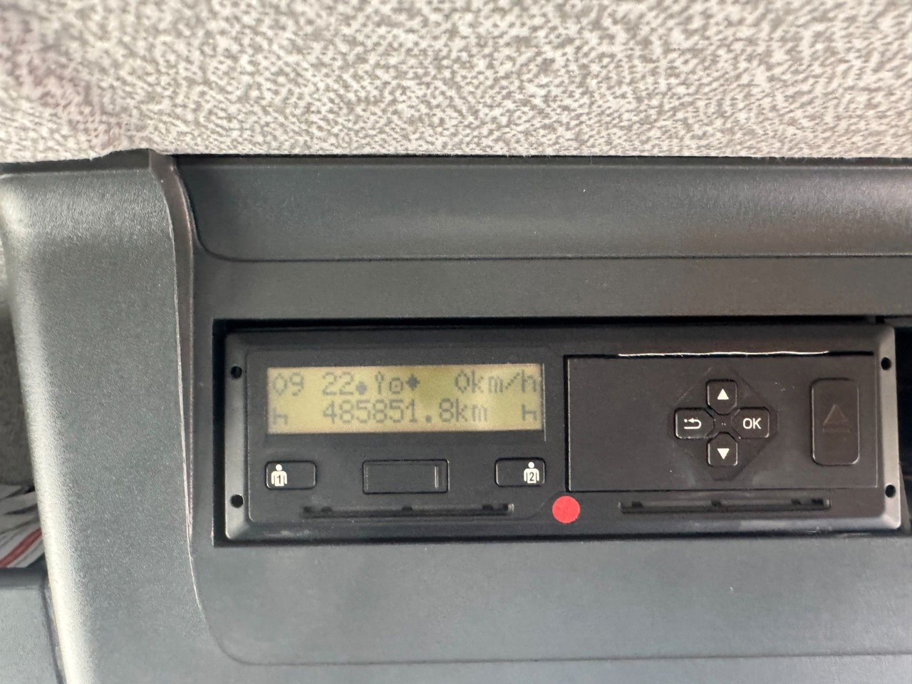 MAN 15.290 4X2 Koffer mit Hebebühne AHK - Box truck: picture 4 MAN 15.290 4X2 Koffer mit Hebebühne AHK - Box truck: picture 4