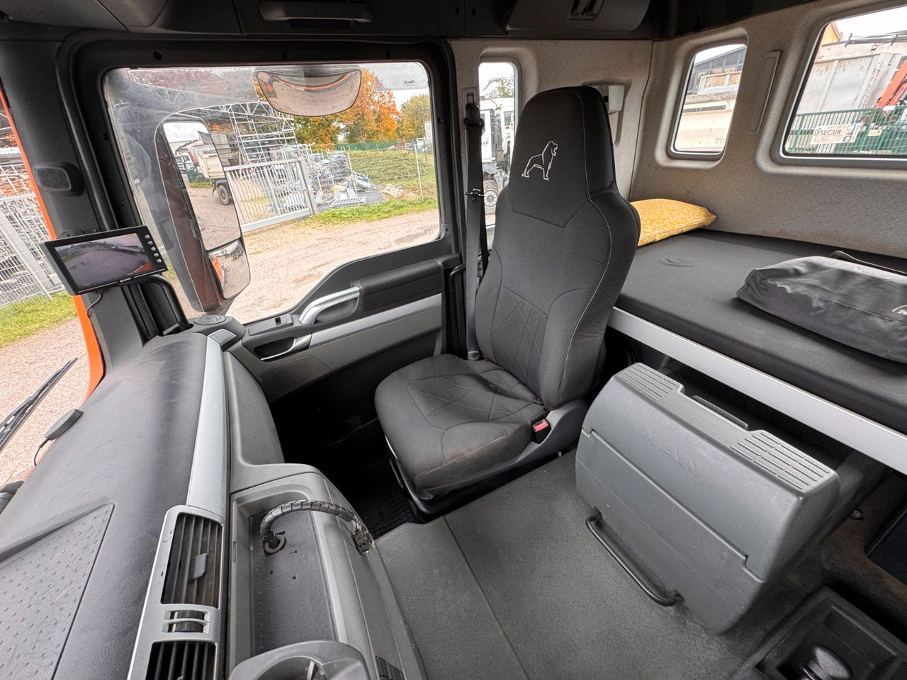 MAN 26.440 6X2 Multilift Abroller - Hook lift truck: picture 5 MAN 26.440 6X2 Multilift Abroller - Hook lift truck: picture 5