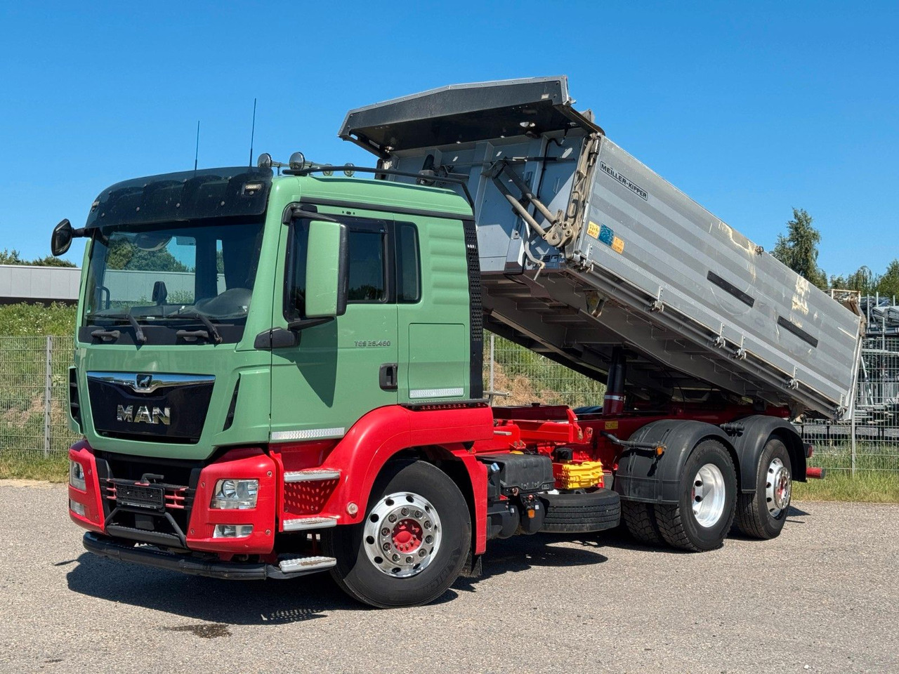 MAN 26.460 6x2 Meiller 3. Seitenkipper - Tipper: picture 2 MAN 26.460 6x2 Meiller 3. Seitenkipper - Tipper: picture 2