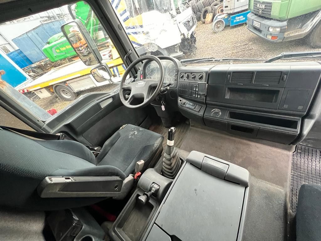 MAN 8.180 4X2 offene Pritsche - Flatbed van: picture 4 MAN 8.180 4X2 offene Pritsche - Flatbed van: picture 4