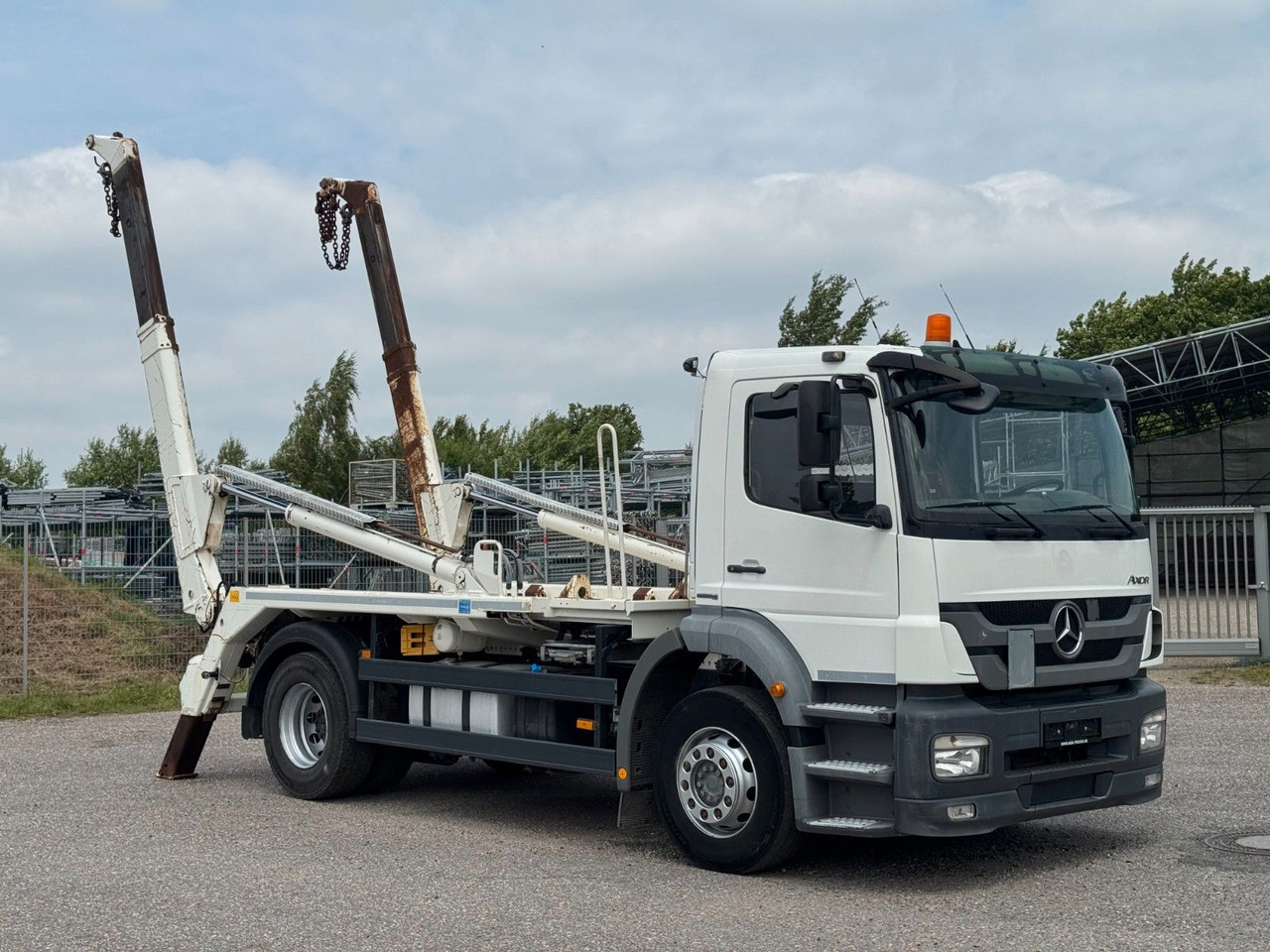 Mercedes-Benz 1833 4X2 Meiller AK 12 Absetzkipper - Tipper: picture 1 Mercedes-Benz 1833 4X2 Meiller AK 12 Absetzkipper - Tipper: picture 1