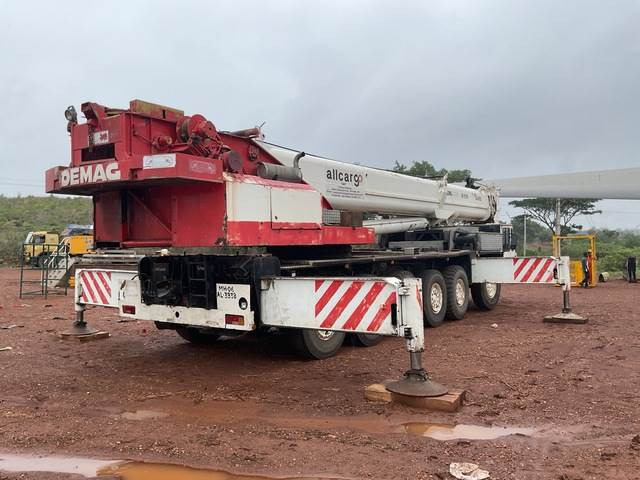Demag HC340 - All terrain crane: picture 3 Demag HC340 - All terrain crane: picture 3