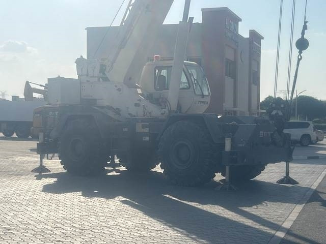 Rough terrain crane Terex RT555: picture 19