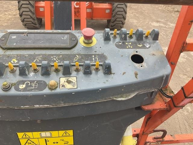 Articulated boom JLG 600AJ: picture 10