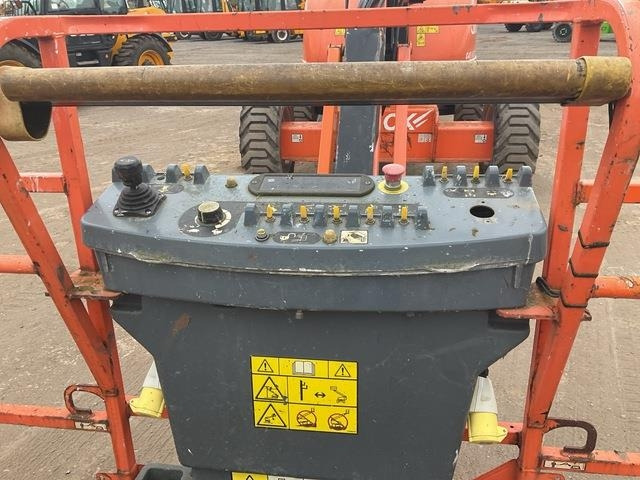 Articulated boom JLG 600AJ: picture 9