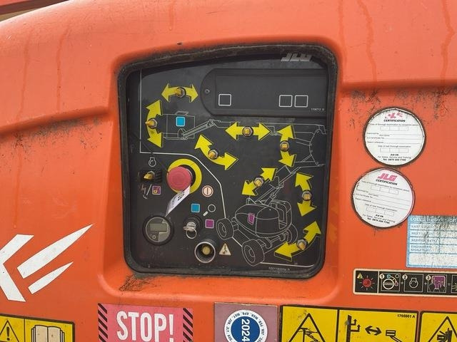 Articulated boom JLG 600AJ: picture 8