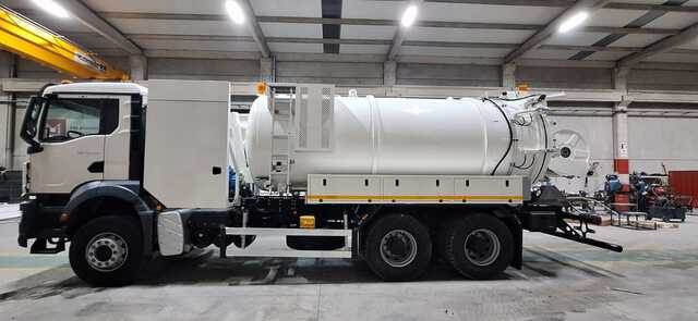 MAN TGS33.400 Jetter - Vacuum truck: picture 3 MAN TGS33.400 Jetter - Vacuum truck: picture 3