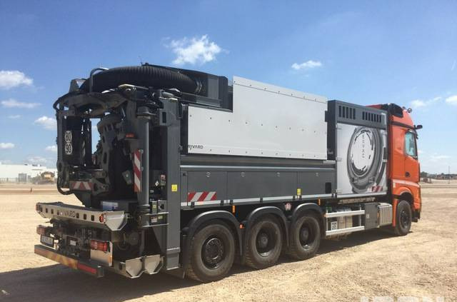 Rivard - Mercedes-Benz EXVAC - Arocs 3253 8x4 - Vacuum truck: picture 3 Rivard - Mercedes-Benz EXVAC - Arocs 3253 8x4 - Vacuum truck: picture 3