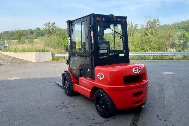 EP EFX-301 - Electric forklift: picture 2 EP EFX-301 - Electric forklift: picture 2
