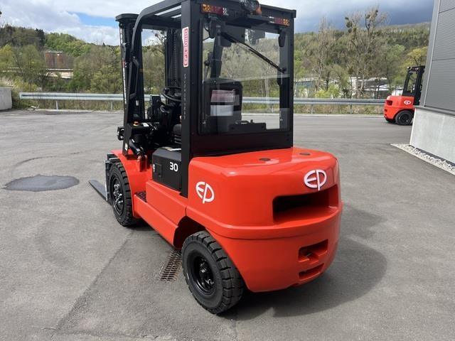 EP EFXZ301 - Electric forklift: picture 2 EP EFXZ301 - Electric forklift: picture 2