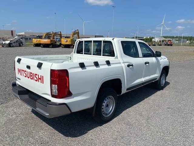 Mitsubishi L200 - Van: picture 3 Mitsubishi L200 - Van: picture 3