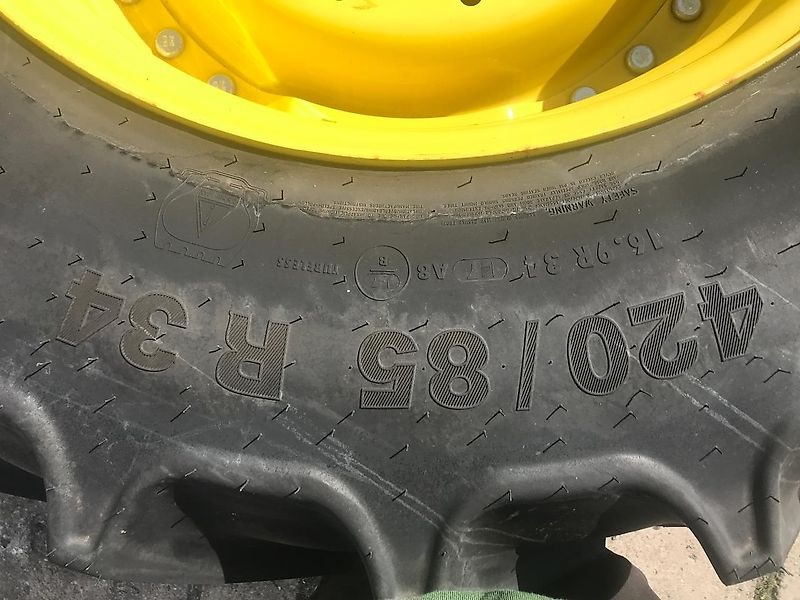 Mitas 420/85 R34 AC 85 - Wheel and tire package: picture 3 Mitas 420/85 R34 AC 85 - Wheel and tire package: picture 3