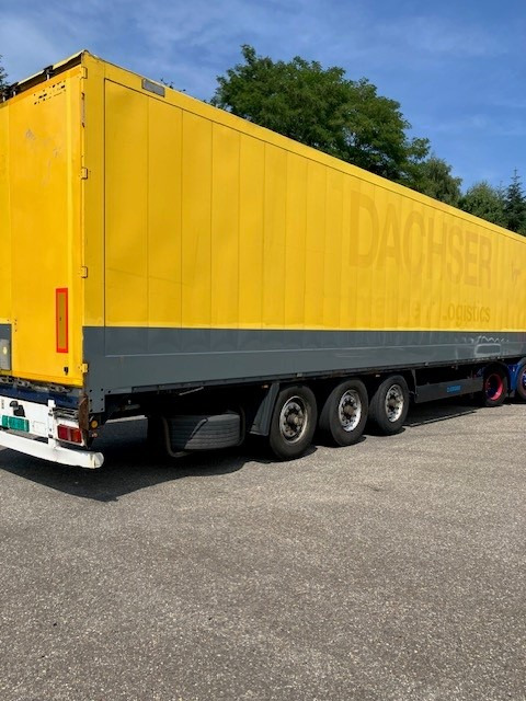 KRONE SD Dryliner - Closed box trailer: picture 3 KRONE SD Dryliner - Closed box trailer: picture 3