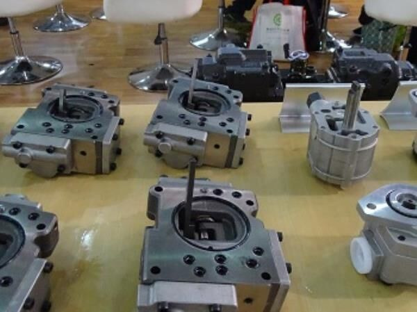Kawasaki REGİLATÖR - Hydraulic pump for Excavator: picture 1 Kawasaki REGİLATÖR - Hydraulic pump for Excavator: picture 1