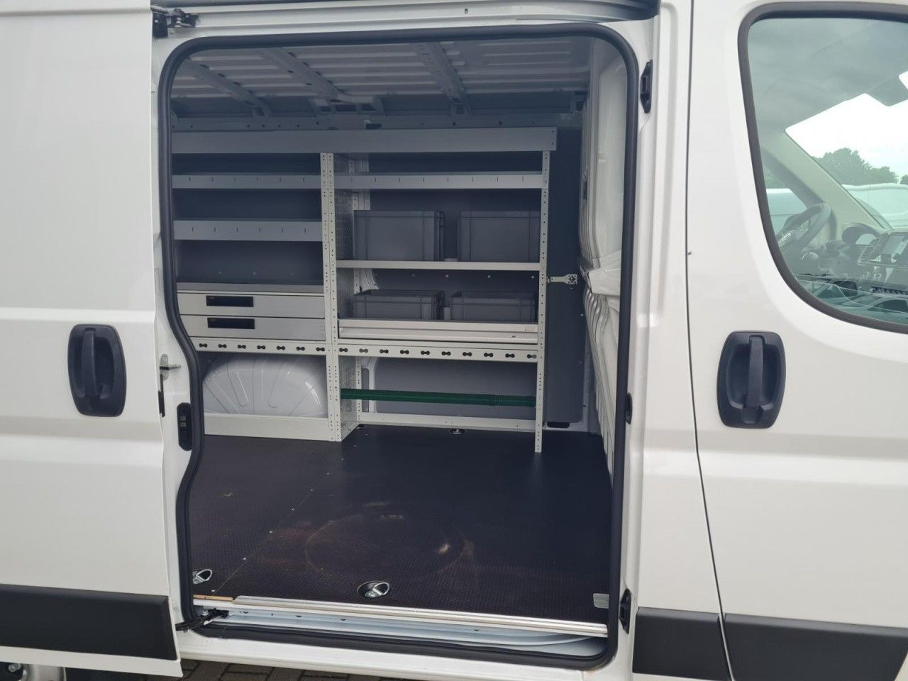 Fiat Ducato 30 Kasten L1H1 KLIMA PDC REGALE TEMPOMAT - Small van: picture 5 Fiat Ducato 30 Kasten L1H1 KLIMA PDC REGALE TEMPOMAT - Small van: picture 5