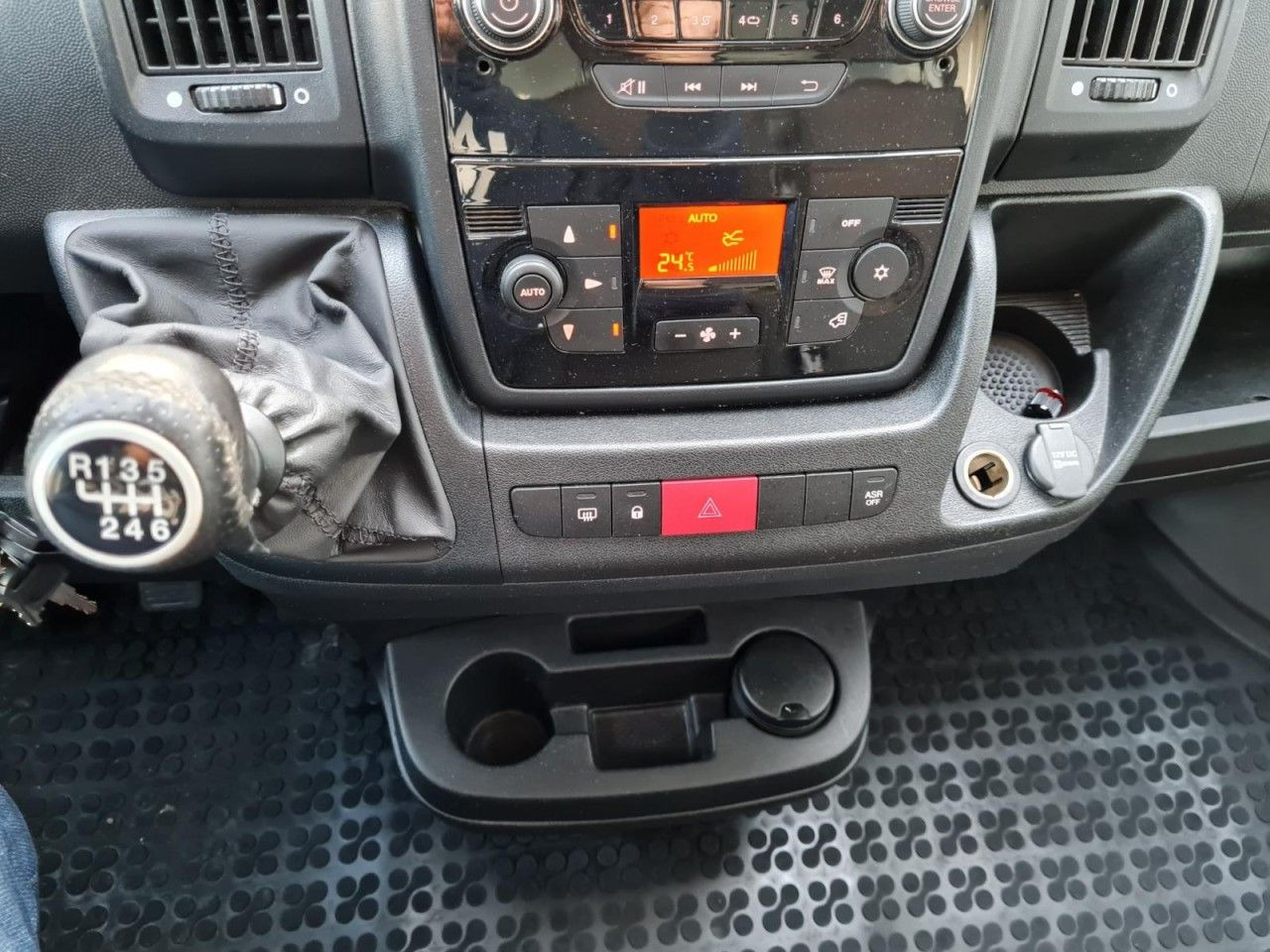 Box van Peugeot Boxer 3.5t Koffer lang L4 ERGO KLIMA KOMFORT TEM: picture 20