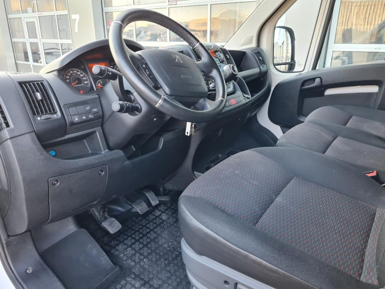 Box van Peugeot Boxer 3.5t Koffer lang L4 ERGO KLIMA KOMFORT TEM: picture 8