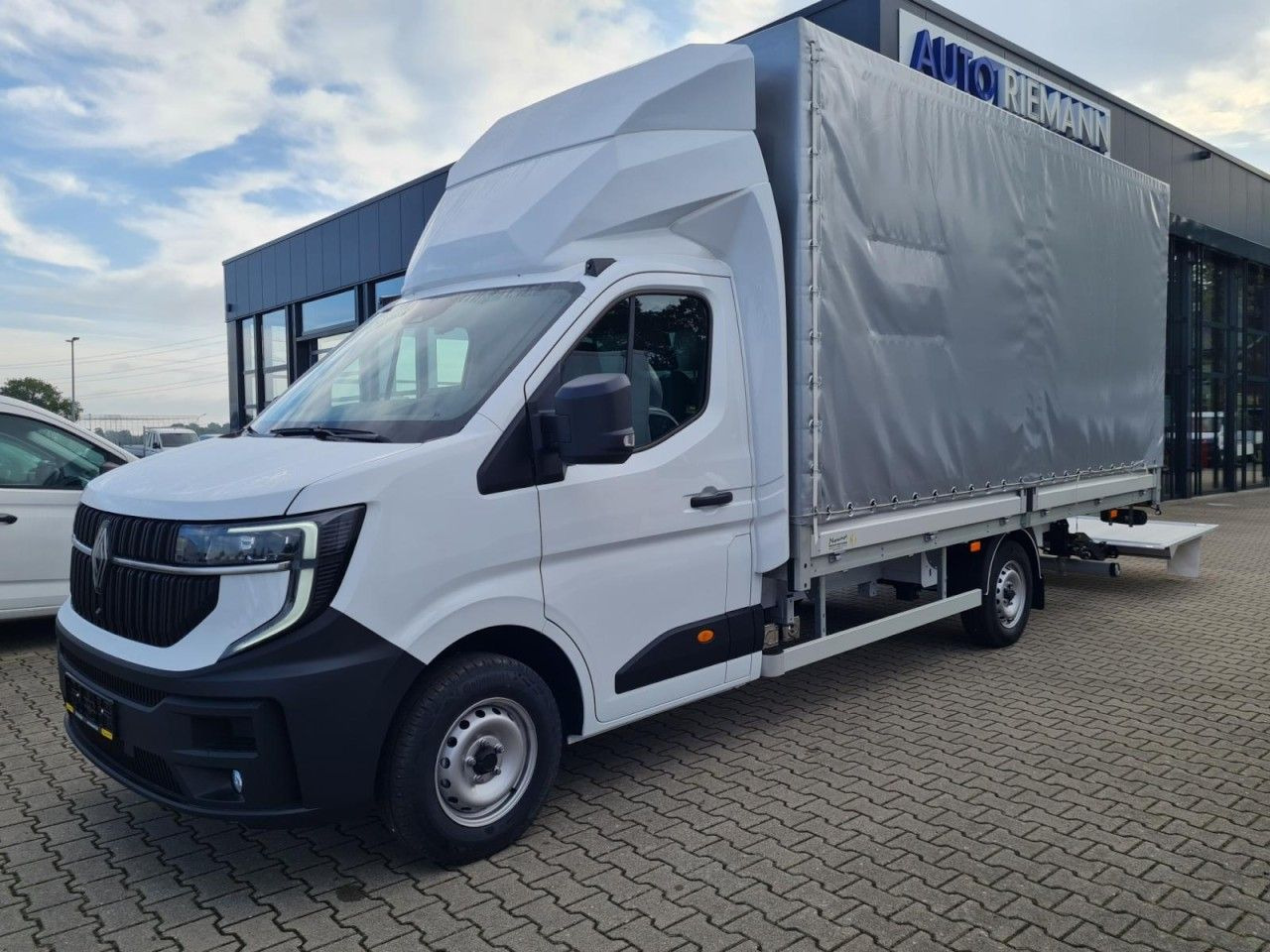 Renault Master Pritsche Schiebe Plane LBW 10 Pal. Luftfe - Curtain side van: picture 3 Renault Master Pritsche Schiebe Plane LBW 10 Pal. Luftfe - Curtain side van: picture 3