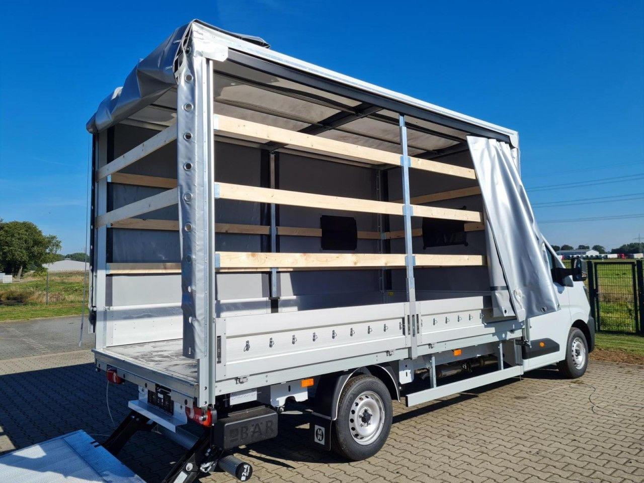 Renault Master Pritsche Schiebe Plane LBW Luftfederung - Curtain side van: picture 4 Renault Master Pritsche Schiebe Plane LBW Luftfederung - Curtain side van: picture 4