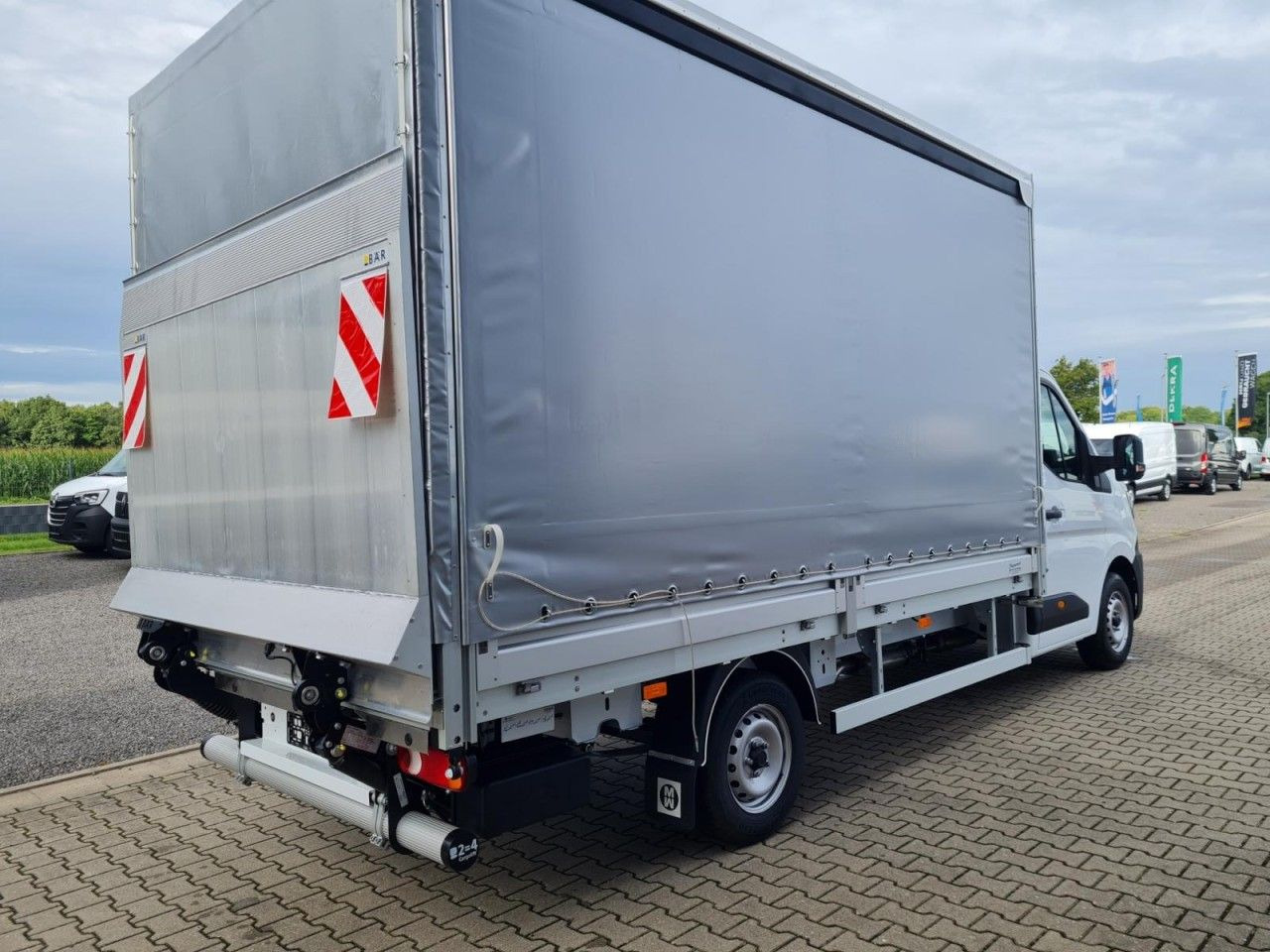 Renault Master Pritsche Schiebe Plane LBW Luftfederung - Curtain side van: picture 5 Renault Master Pritsche Schiebe Plane LBW Luftfederung - Curtain side van: picture 5