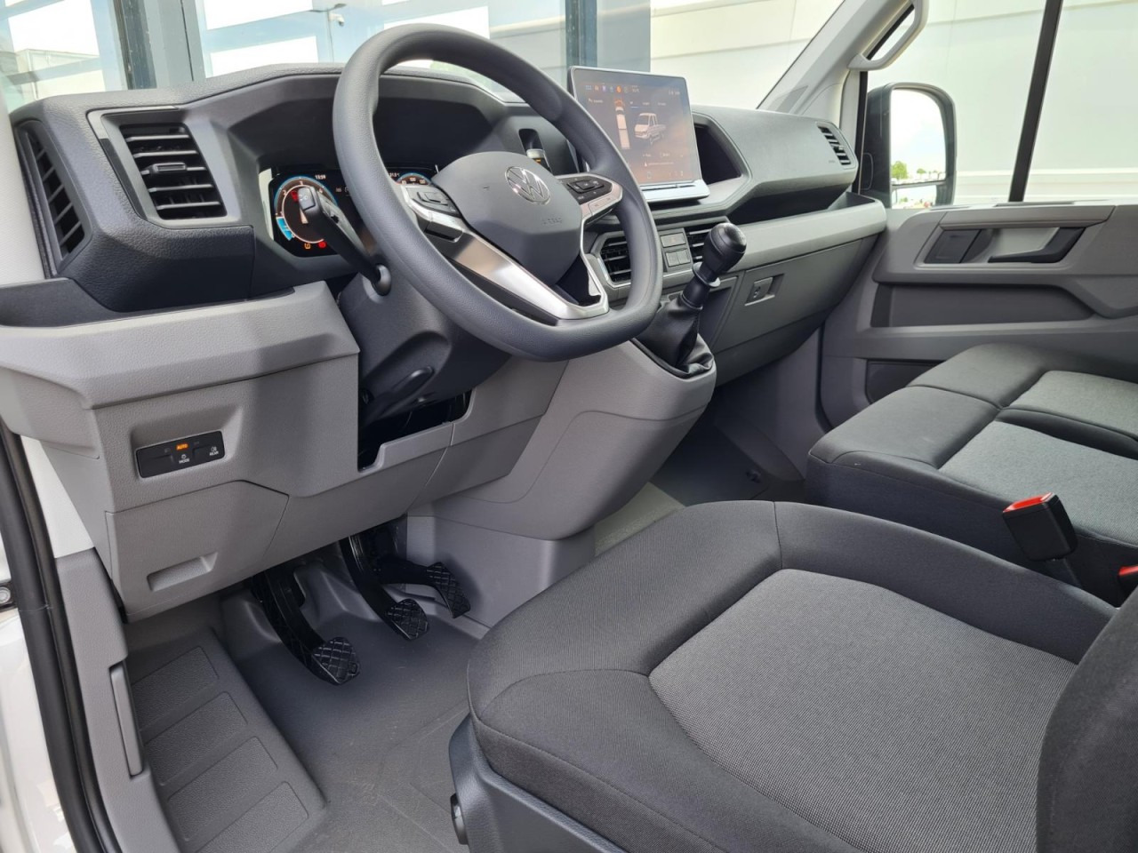 Volkswagen Crafter 35 Doka TDI MR LED KLIMA - Flatbed van, Combi van: picture 4 Volkswagen Crafter 35 Doka TDI MR LED KLIMA - Flatbed van, Combi van: picture 4