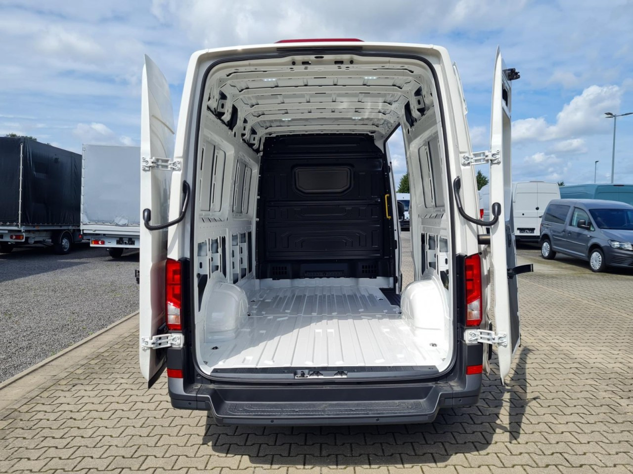 Volkswagen Crafter 35 Kasten MR L3H3 KLIMA KOMFORT PDC TEMPOMAT - Panel van: picture 5 Volkswagen Crafter 35 Kasten MR L3H3 KLIMA KOMFORT PDC TEMPOMAT - Panel van: picture 5