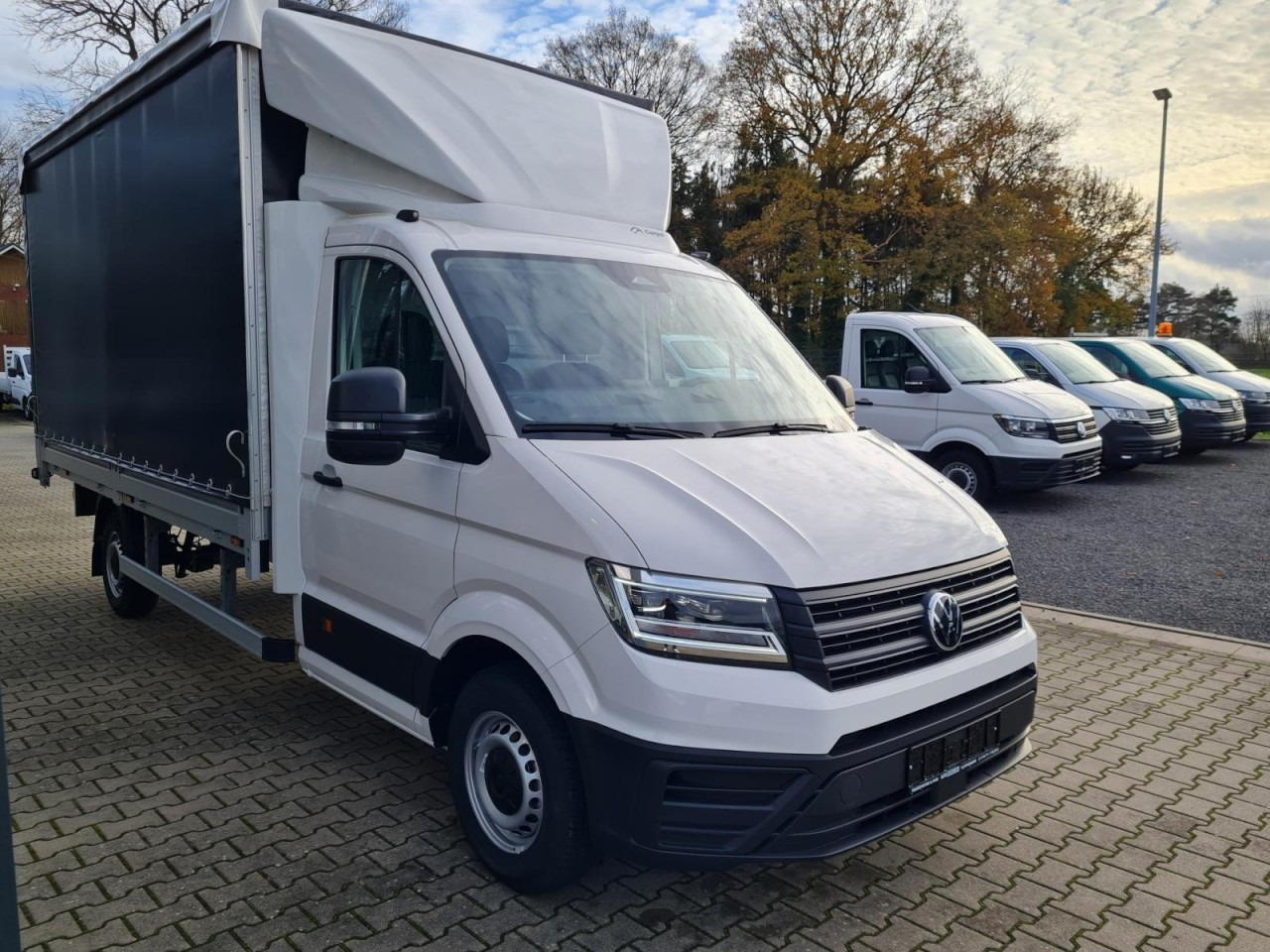 Volkswagen Crafter 35 Pritsche Schiebe Plane LED, Kamera - Curtain side van: picture 3 Volkswagen Crafter 35 Pritsche Schiebe Plane LED, Kamera - Curtain side van: picture 3
