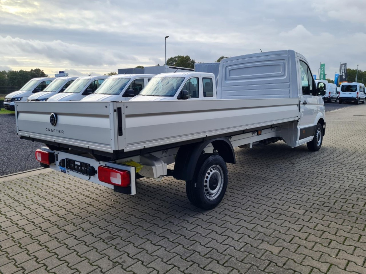 Volkswagen Crafter 35 Pritsche Tdi LR L4 KLIMA TEMPOMAT - Flatbed van: picture 4 Volkswagen Crafter 35 Pritsche Tdi LR L4 KLIMA TEMPOMAT - Flatbed van: picture 4