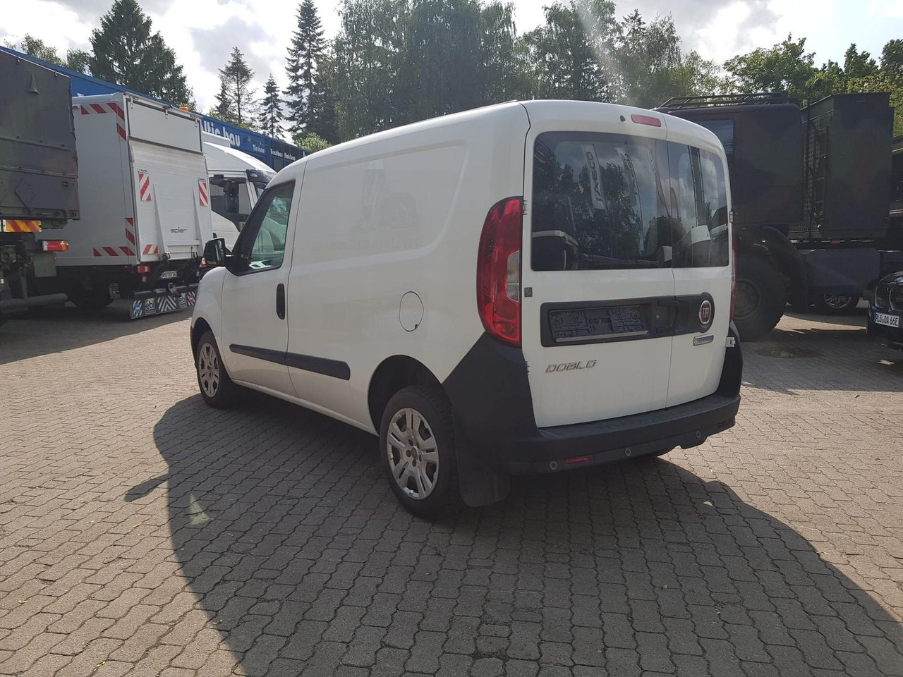 Fiat Doblo Kastenwagen SX 1.3 Klima, Radio mit Nav... - Passenger van: picture 3 Fiat Doblo Kastenwagen SX 1.3 Klima, Radio mit Nav... - Passenger van: picture 3