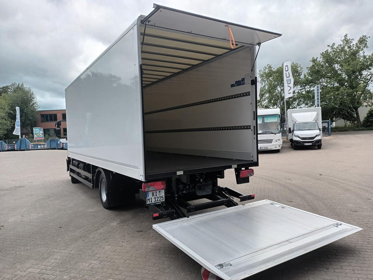 Iveco ML120E25/P mit SAXAS LBW 185 kW (252 PS), Aut... - Box van: picture 4 Iveco ML120E25/P mit SAXAS LBW 185 kW (252 PS), Aut... - Box van: picture 4