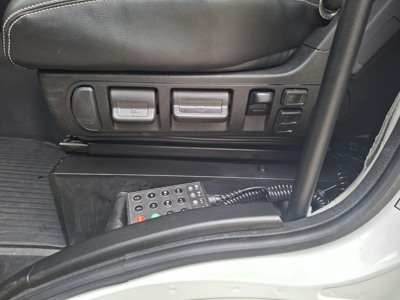 Tipper Iveco X-Way AD300X46Z/P HR OFF MEILER ABROLLKIPPER ...: picture 24