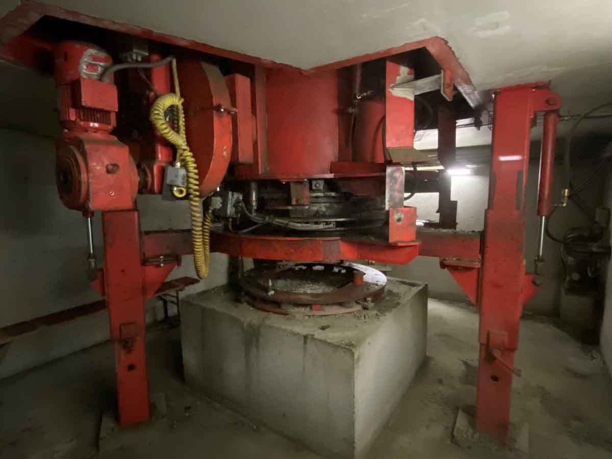 Niemeyer – manhole finisher / Schachtfertiger - Concrete equipment: picture 2 Niemeyer – manhole finisher / Schachtfertiger - Concrete equipment: picture 2