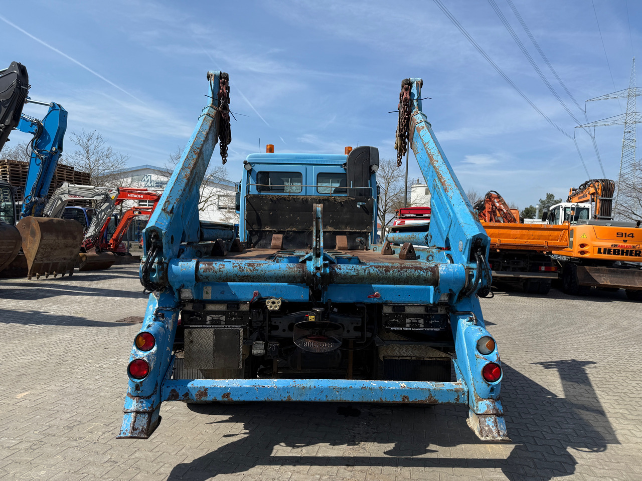 Skip loader truck Mercedes-Benz 1841 Actros MP2 Absetzkipper 4x4 Allrad Klima: picture 6 Skip loader truck Mercedes-Benz 1841 Actros MP2 Absetzkipper 4x4 Allrad Klima: picture 6