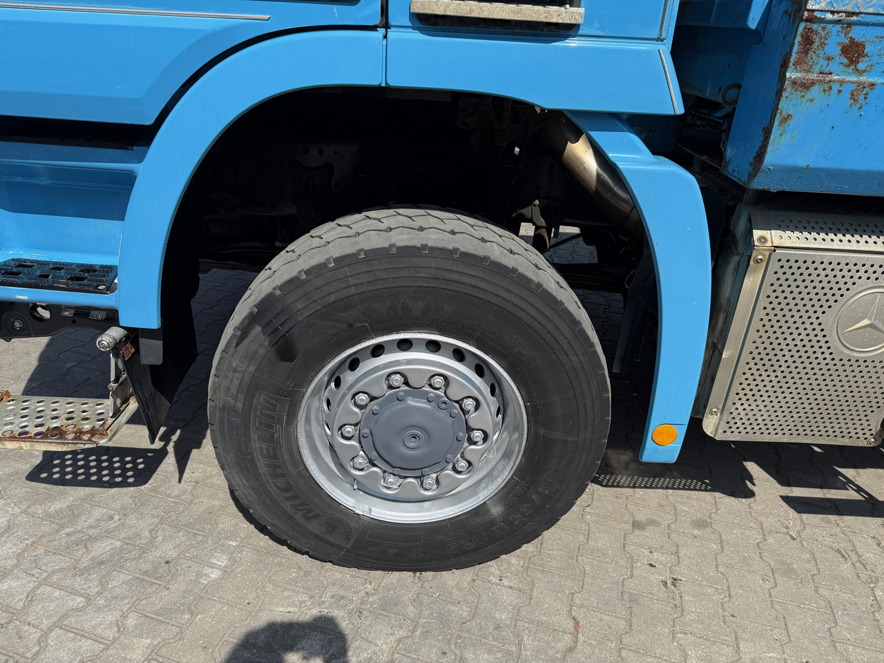 Skip loader truck Mercedes-Benz 1841 Actros MP2 Absetzkipper 4x4 Allrad Klima: picture 14 Skip loader truck Mercedes-Benz 1841 Actros MP2 Absetzkipper 4x4 Allrad Klima: picture 14