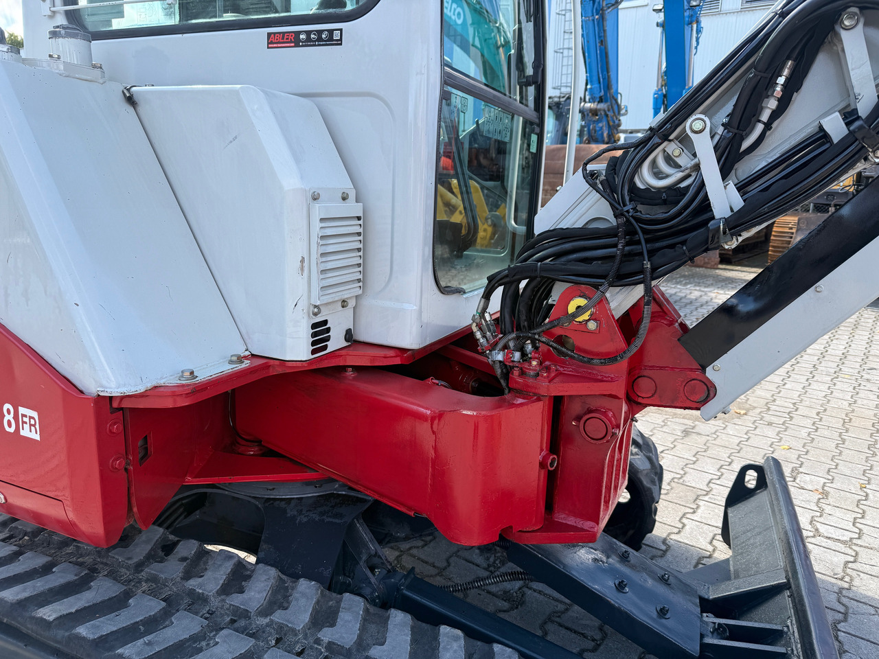Excavator Takeuchi TB138FR Hüllkreis Minibagger Powertilt: picture 12
