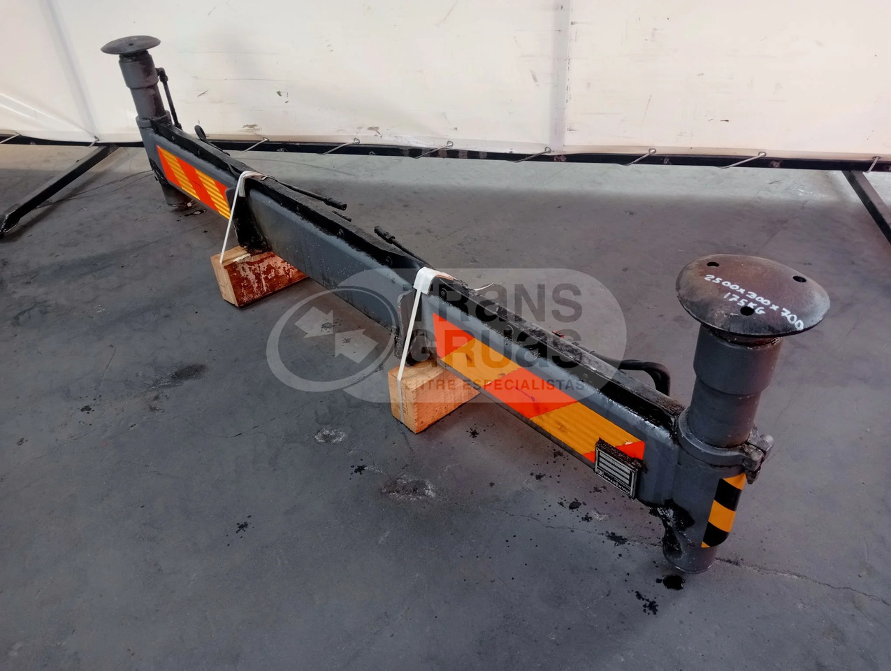 Estabilizador fijo a 2.300 mm - Attachment for Crane: picture 1 Estabilizador fijo a 2.300 mm - Attachment for Crane: picture 1