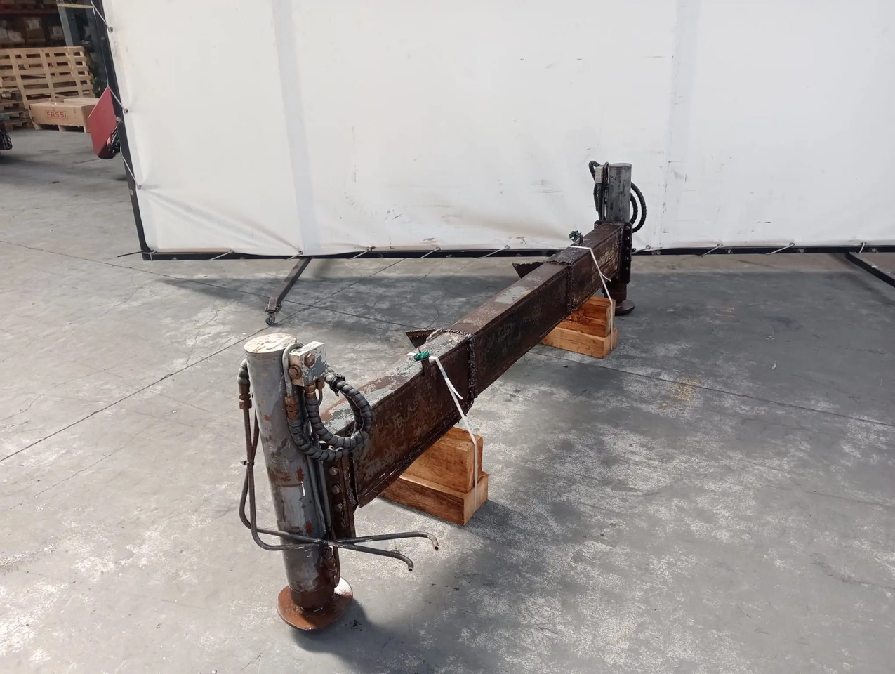 Estabilizador fijo a 2.300 mm - Attachment for Crane: picture 1 Estabilizador fijo a 2.300 mm - Attachment for Crane: picture 1
