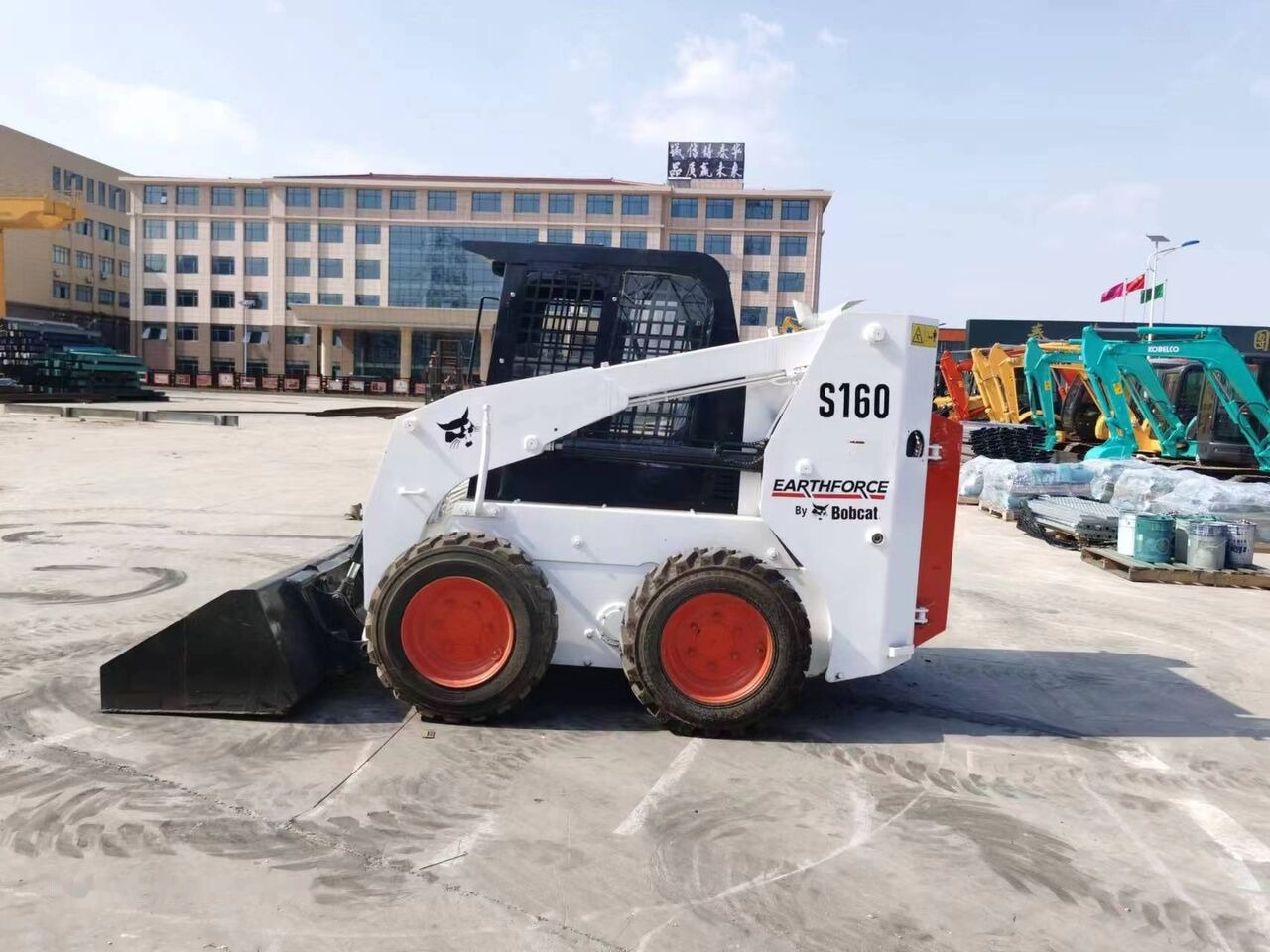 Bobcat S160 - Skid steer loader: picture 1 Bobcat S160 - Skid steer loader: picture 1