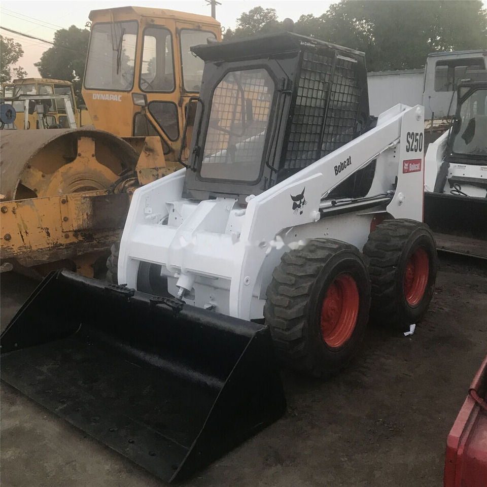 Bobcat S250 - Skid steer loader: picture 1 Bobcat S250 - Skid steer loader: picture 1