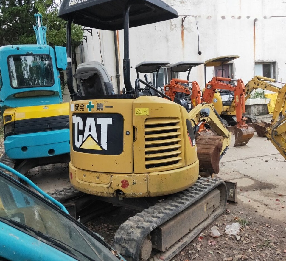 Caterpillar 302C - Mini excavator: picture 3 Caterpillar 302C - Mini excavator: picture 3