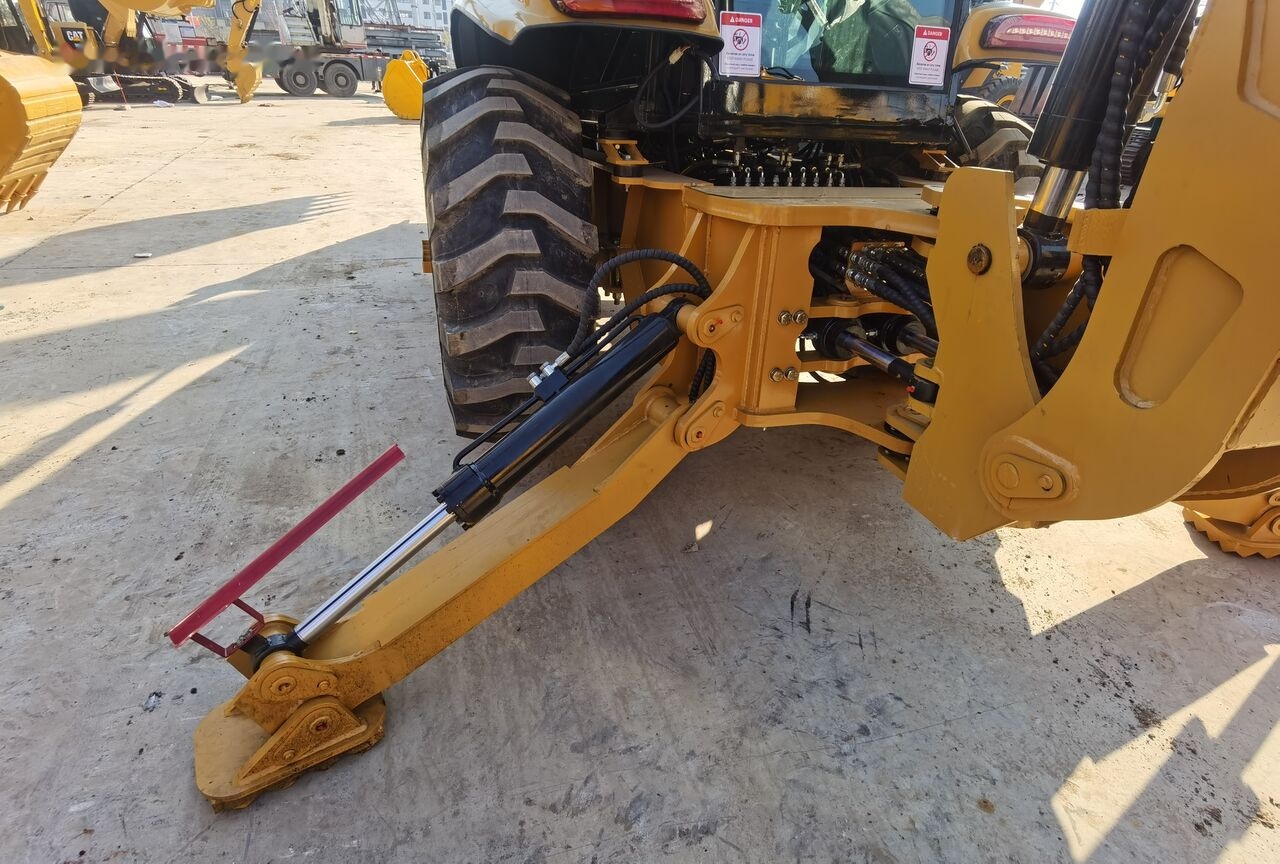 Caterpillar 420F2 - Backhoe loader: picture 3 Caterpillar 420F2 - Backhoe loader: picture 3