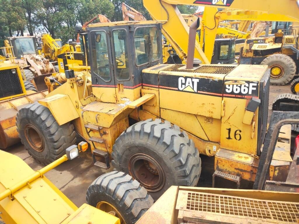 Wheel loader Caterpillar 966 F: picture 6