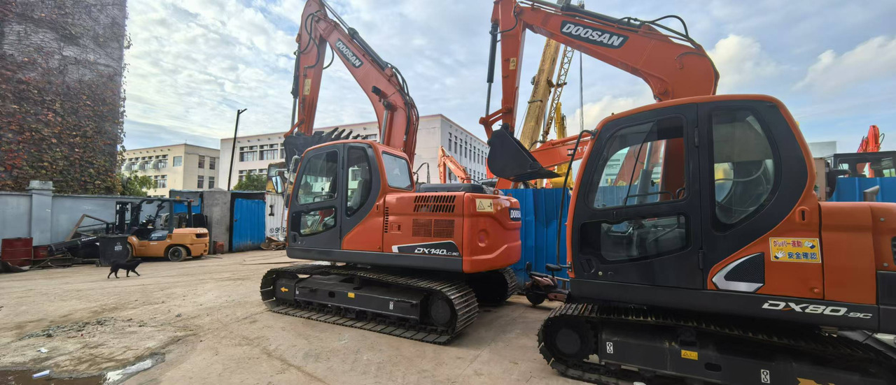 DOOSAN DX140 - Excavator: picture 4 DOOSAN DX140 - Excavator: picture 4