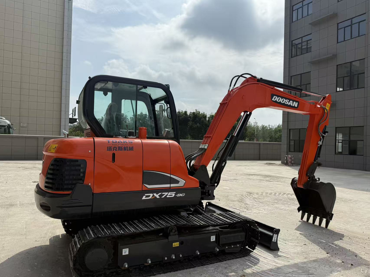 DOOSAN DX75 - Mini excavator: picture 3 DOOSAN DX75 - Mini excavator: picture 3