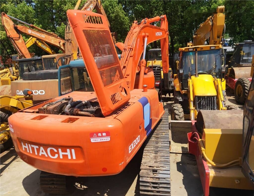 Hitachi EX 200 - Crawler excavator: picture 2 Hitachi EX 200 - Crawler excavator: picture 2