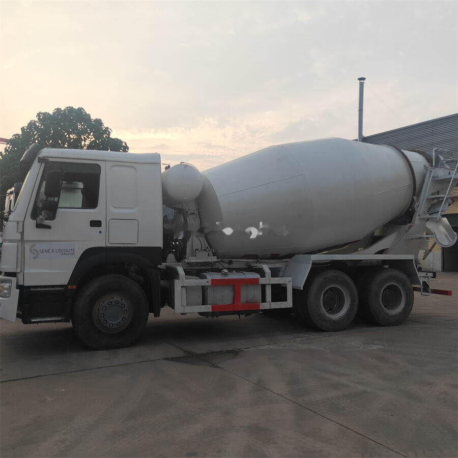 Howo ZZ1257N4347C1 - Concrete mixer truck: picture 4 Howo ZZ1257N4347C1 - Concrete mixer truck: picture 4
