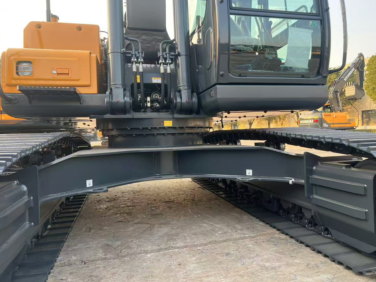New Crawler excavator Hyundai HX220HD: picture 9