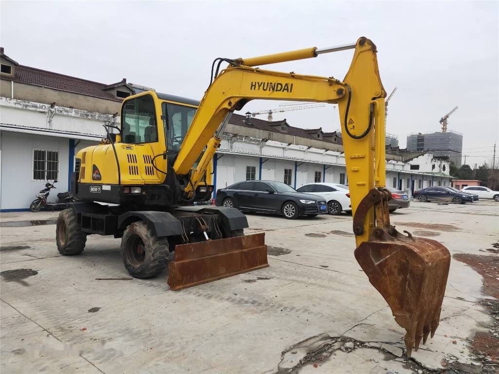Hyundai Robex 60 W-7 - Wheel excavator: picture 1 Hyundai Robex 60 W-7 - Wheel excavator: picture 1