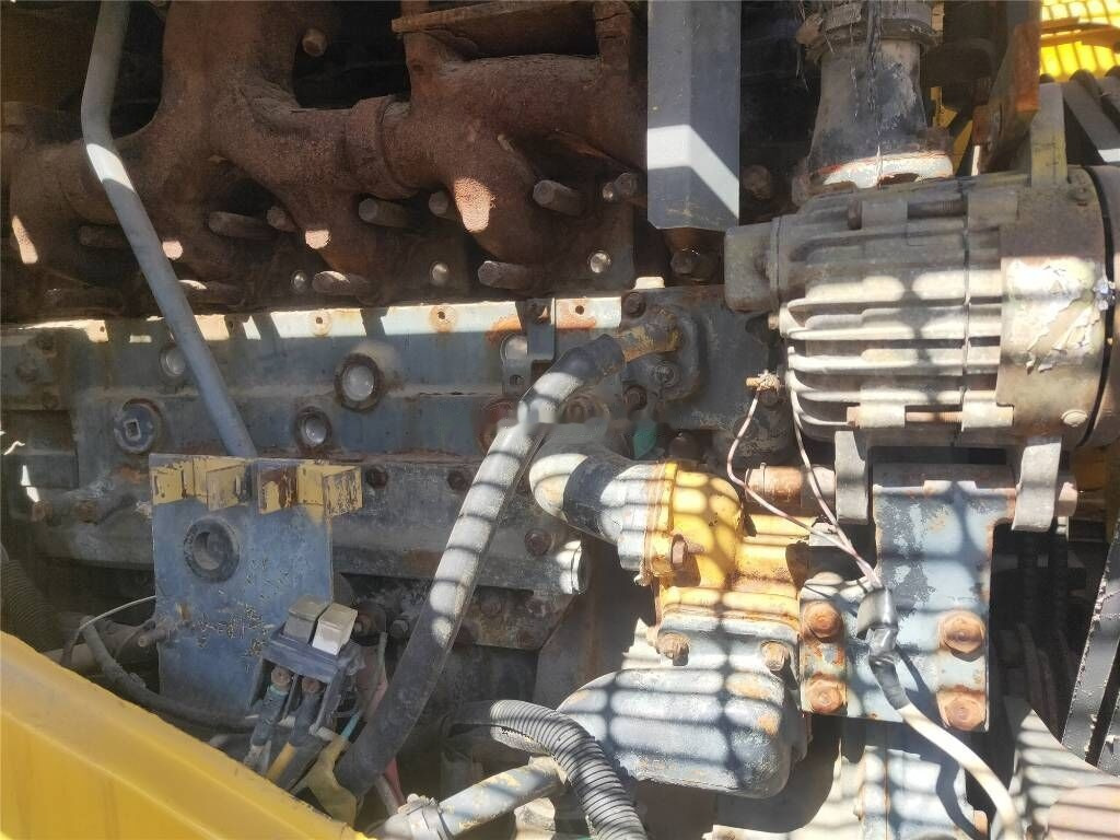 Wheel loader Komatsu WA470: picture 8